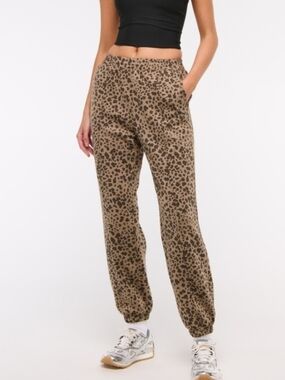 NWT Abercrombie & Fitch YPB neoKNIT Leopard Print Jogger Pants in Tan/Black - S